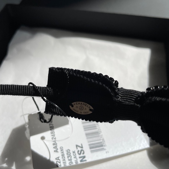 Princess alert! 22A Chanel Black Sequin Beads Headband - Picture 2 of 5